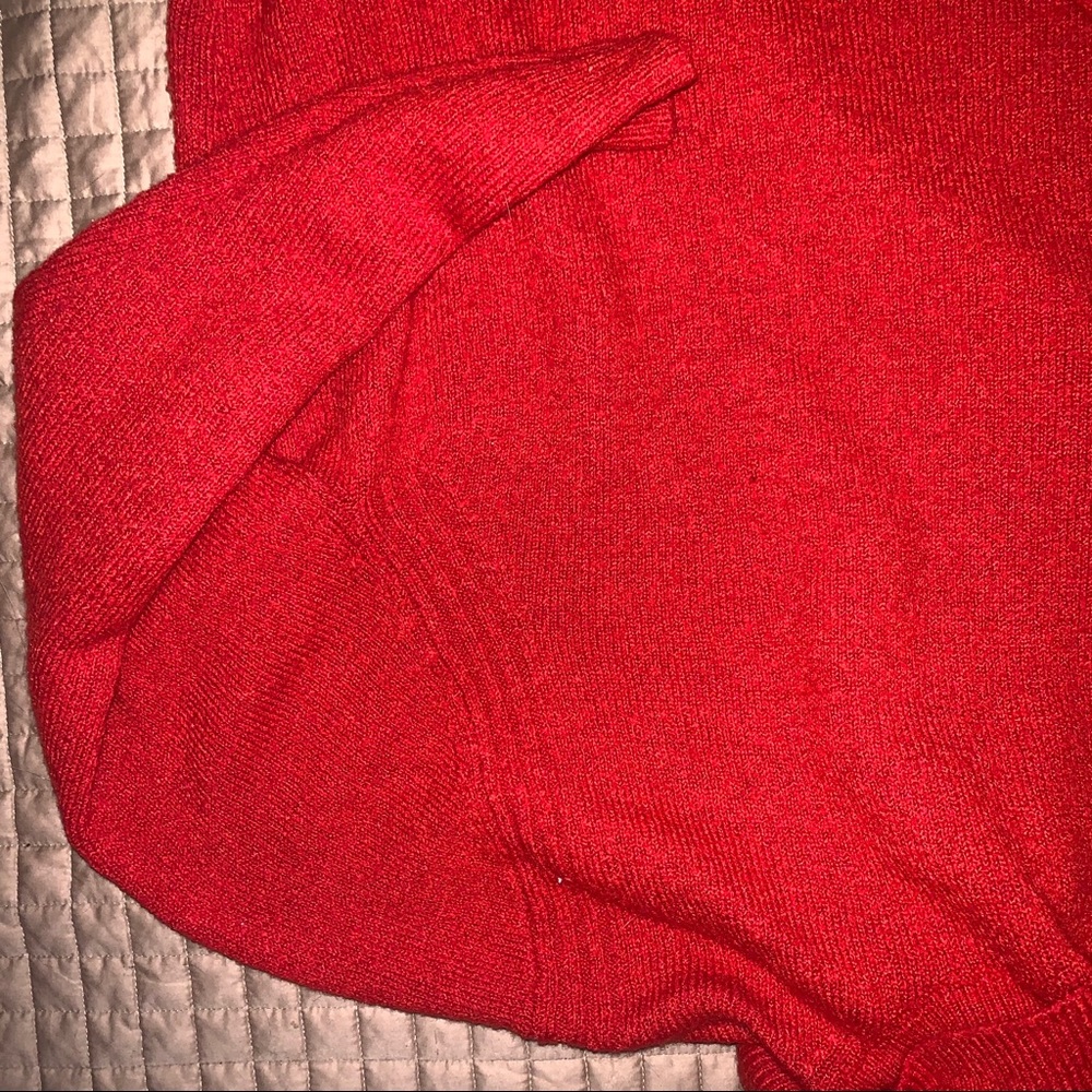 Red turtle neck - Picture 3 of 3